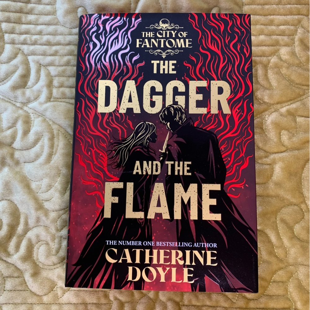 'The Dagger and The Flame' fairyloot special edition Book
